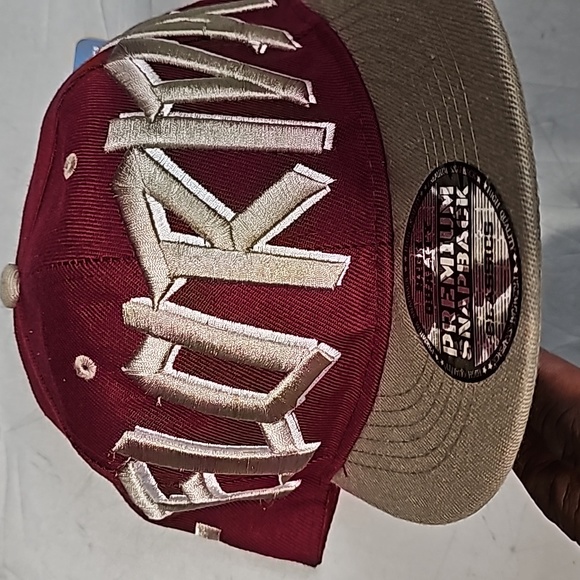 Hat - Picture 6 of 7